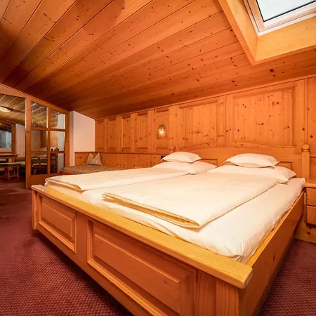 Alpenhof Wohlfühlpension 3*