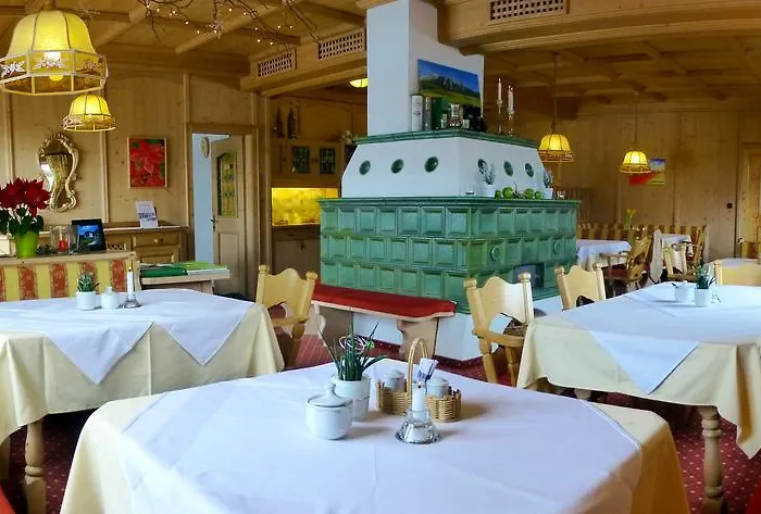 Guest house Alpenhof Wohlfuehlpension 3*