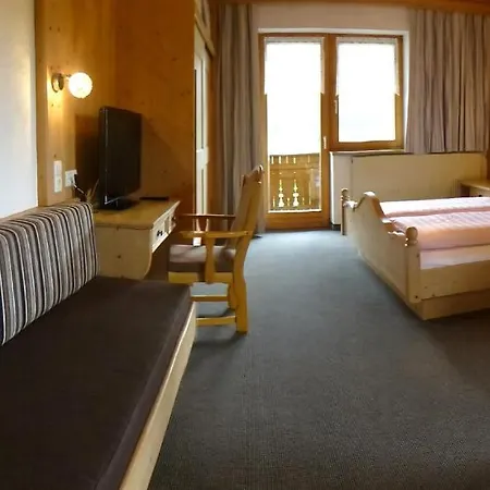 Alpenhof Wohlfuehlpension ゲストハウス 3*